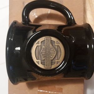 Harley Davidson mug in black.